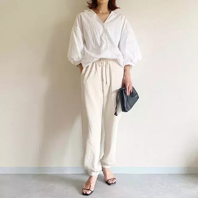 Snsで大人気 ユニクロの神シルエット スウェット で 大人のキレイめカジュアルコーデ6選 ローリエプレス