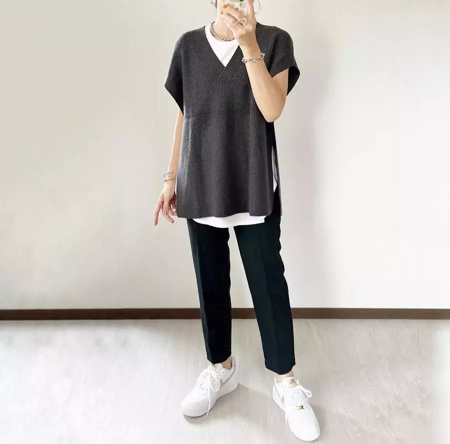 秋コーデのマンネリ解消に使える Gu ニットベスト で大人女子の正解バランスコーデ術 ローリエプレス