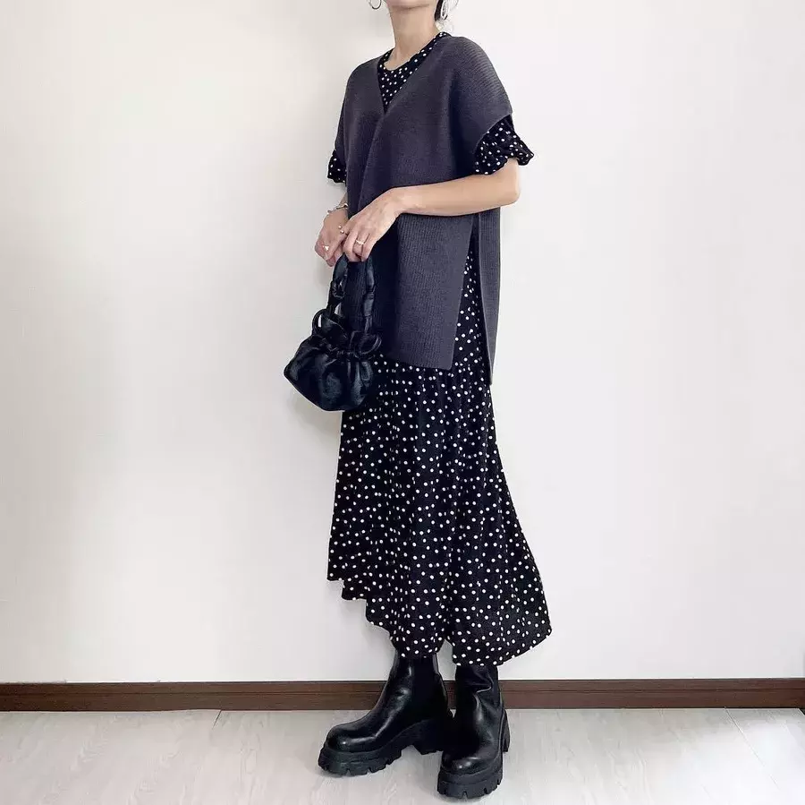 秋コーデのマンネリ解消に使える Gu ニットベスト で大人女子の正解バランスコーデ術 ローリエプレス