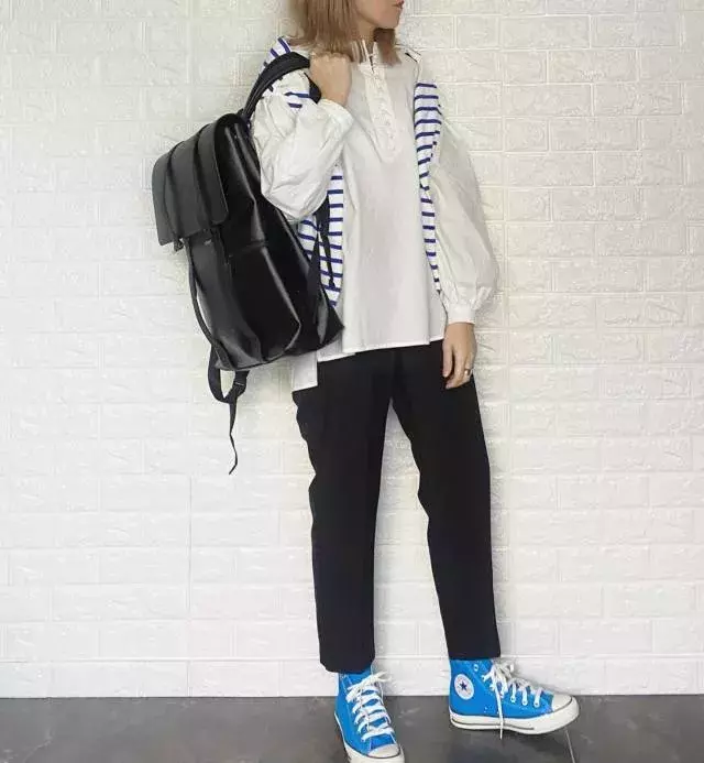 ブルーコンバース がsnsでバズり中 可愛いくてすぐマネしたい 春のスニーカーコーデ ローリエプレス ブルーコンバース がsnsでバズり中 可愛いくてすぐマネしたい 春のスニーカーコーデ ローリエプレス