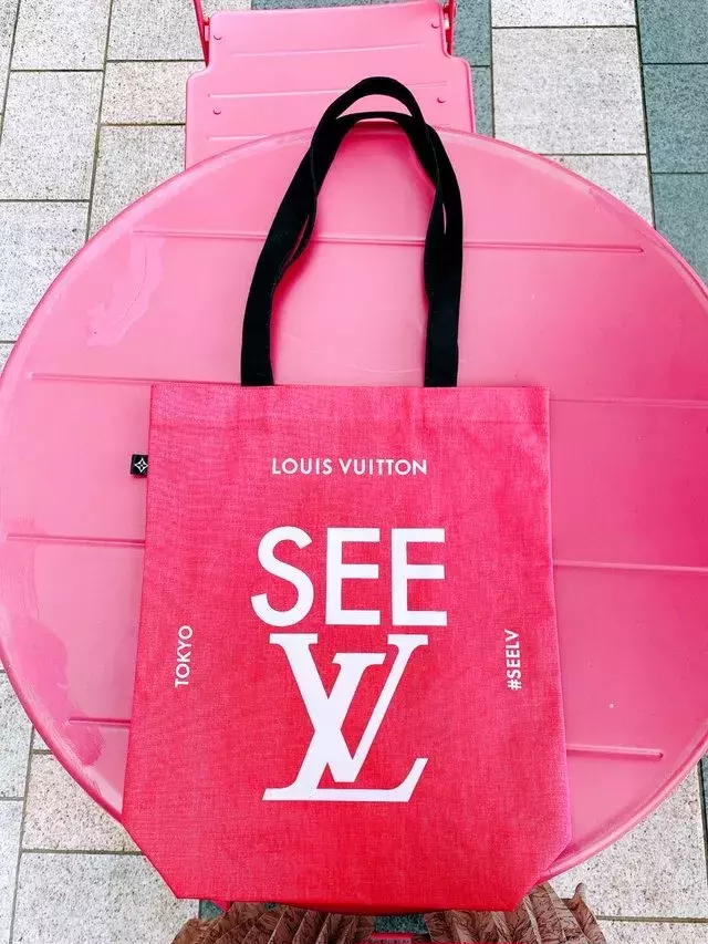 公式】 ⚠︎専用出品です⚠︎ LV ルイ·ヴィトン 上海西岸展覧会 トートバッグ