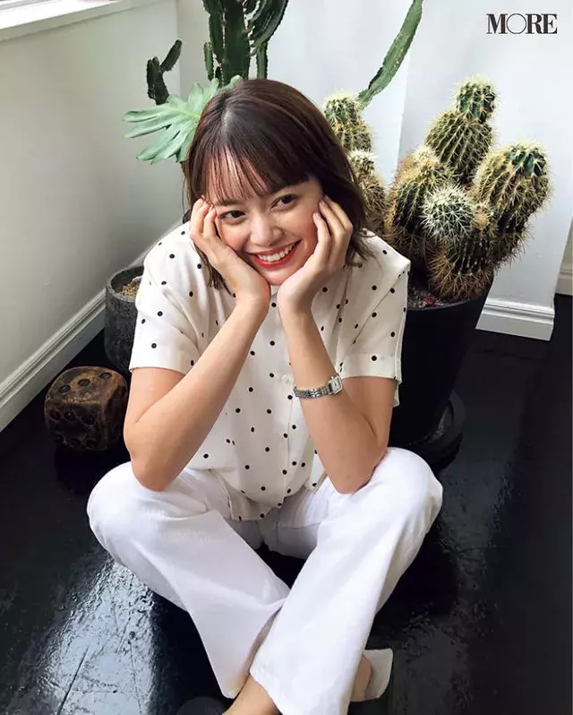 オフショット 岸本セシル にこにこ笑顔の後 とある悲劇が ローリエプレス オフショット 岸本セシル にこにこ笑顔の後 とある悲劇が ローリエプレス