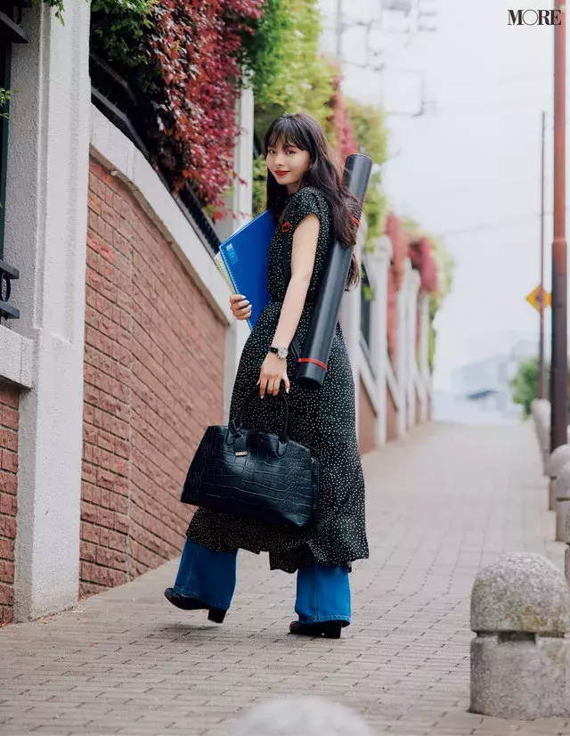川口ゆりなはワンピースにデニムをレイヤード コスパな10着で着回し2日目 ローリエプレス