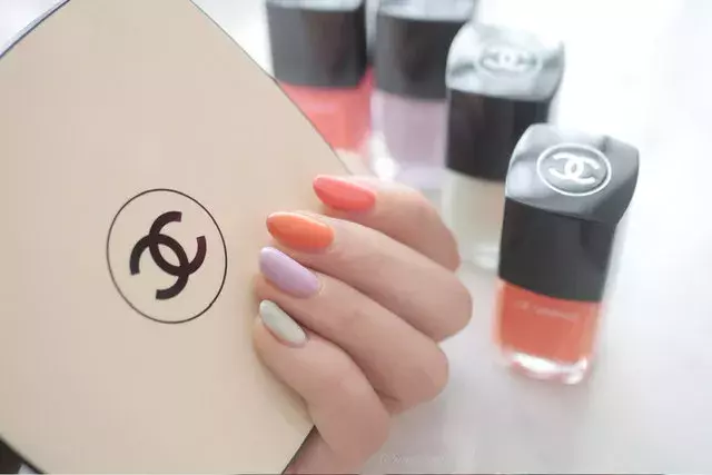 シャネル Chanel 22夏新作コスメ ネイル フェイスパウダーをコスメマニア美容家 立花ゆうりが全部お試し ローリエプレス