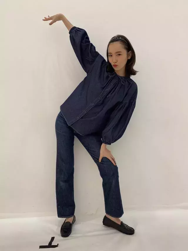 オフショット 飯豊まりえ トレンドのy2kファッションで ローリエプレス