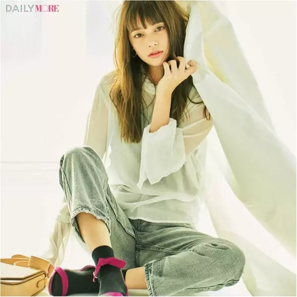 今 みんながなりたいのは 女っぽい人 着るだけで 女性らしいしぐさ を連れてくる３つのアイテム ローリエプレス