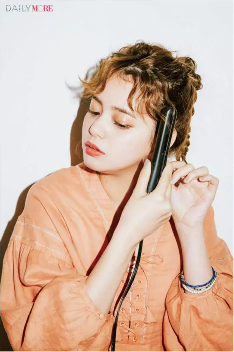 岸本セシルが教える 無敵可愛い 三つ編みポニー ヘアの作り方 ローリエプレス