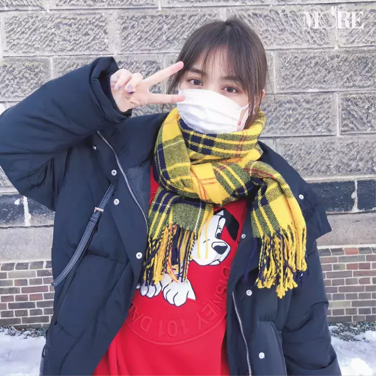 内田理央がこの冬ヘビロテ中なのは 黄色のマフラー モデルのオフショット お気に入りのファッションアイテム編 ローリエプレス 内田理央がこの冬ヘビロテ中なのは 黄色のマフラー モデルのオフショット お気に入りのファッションアイテム編 ローリエプレス