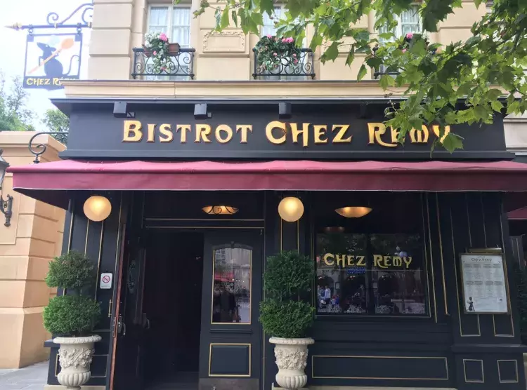 パリディズニー レミーの美味しいレストラン に潜入 パリの街並みを再現したエリアで優雅なランチを ローリエプレス