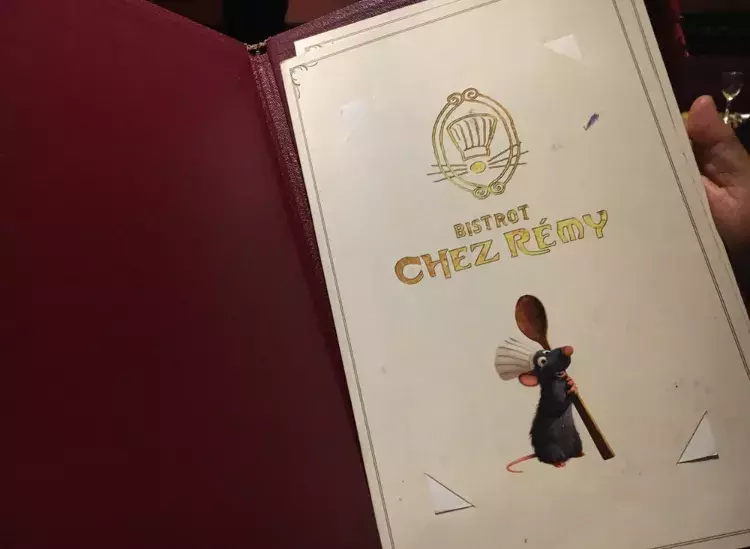 パリディズニー レミーの美味しいレストラン に潜入 パリの街並みを再現したエリアで優雅なランチを ローリエプレス