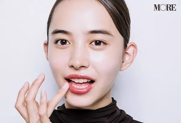 リップの選び方 塗り方テク５選 赤リップが浮いて見える 端がはみ出る 問題を解決します 2020年は可愛い キレイ美容 ローリエプレス