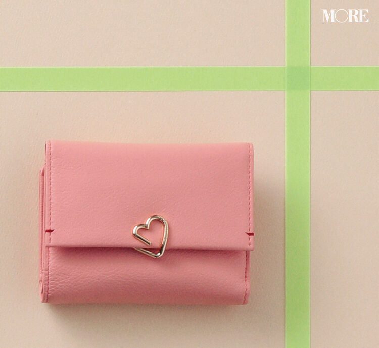 お財布で2020年の恋愛運もアップ!? ピンク＆ベリー色の大人可愛い二つ折り財布３選の2枚目の画像