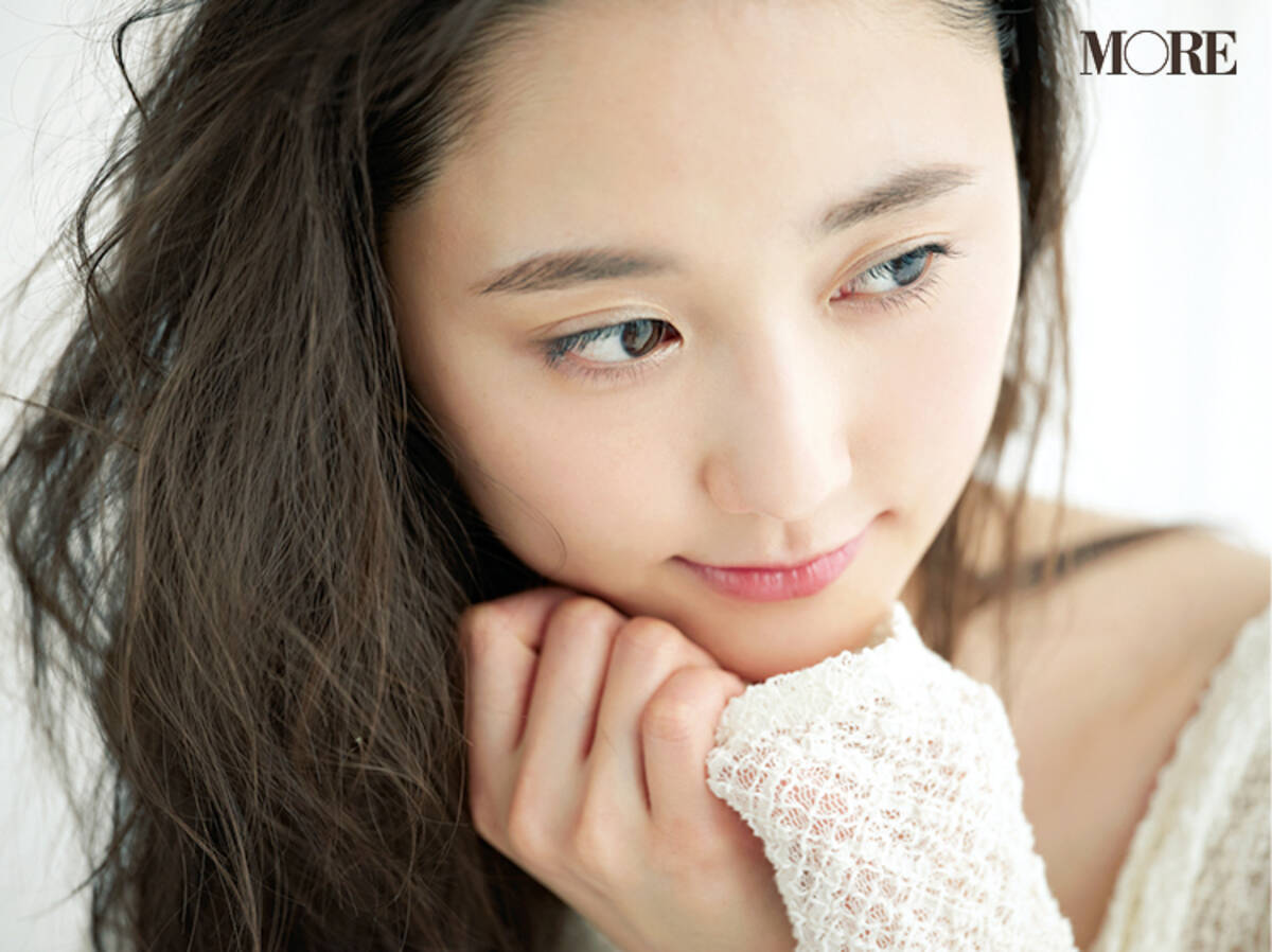 20代女子が憧れるのは 生まれつきこの肌でした なベースメイク ツヤ 明るさ 透明感 3要素が美肌を叶える ローリエプレス