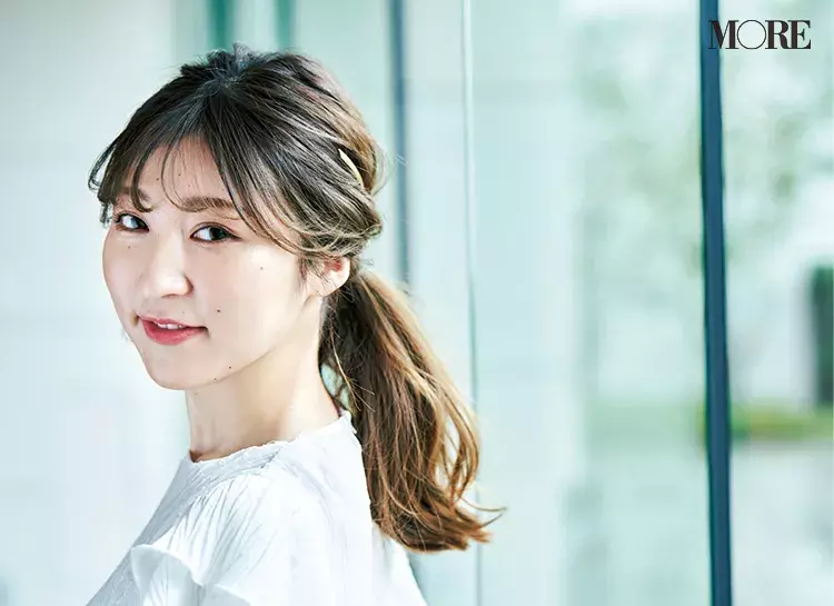 ロングヘアをフェミニン 清楚に見せるヘアアレンジ ふんわり髪全体を巻いて 毛先には N のポリッシュオイルを ローリエプレス