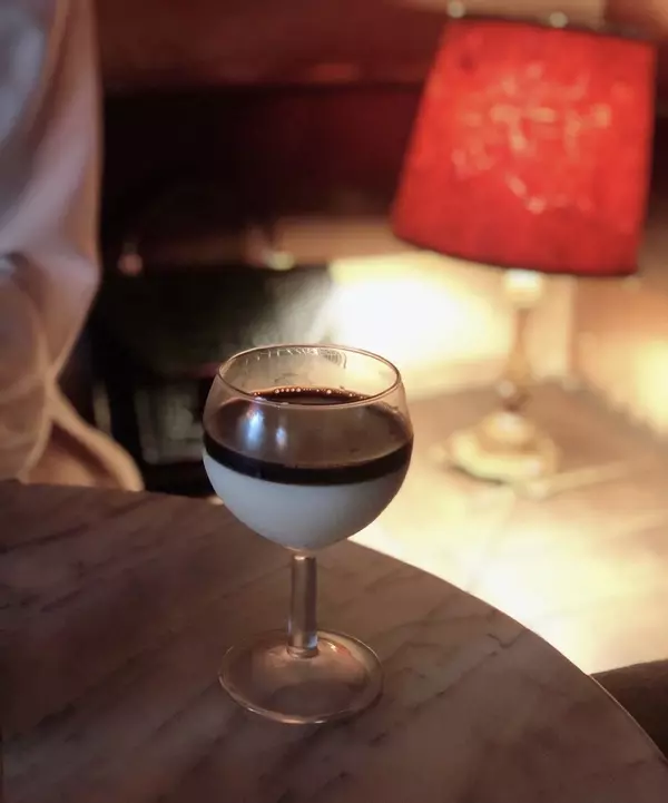 表参道カフェ 2層のオレグラッセが新鮮 アンニュイな雰囲気が魅力の カフェ レ ジュ グルニエ ローリエプレス