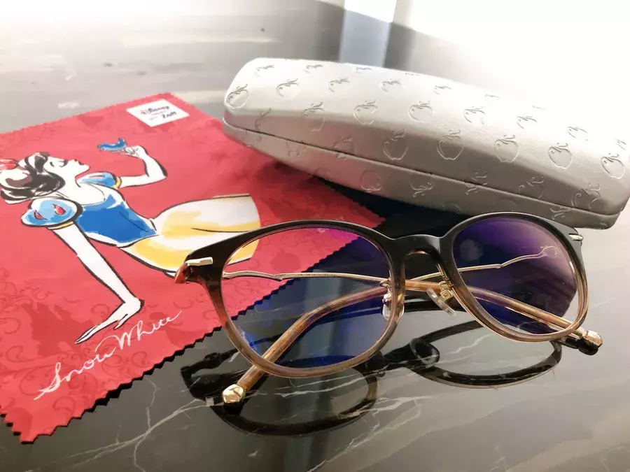 Zoff アクセサリーみたいな可愛さ ディズニープリンセスのメガネに一目惚れ ๑ ๑ ブルーライトカット仕様は追加料金0円 ローリエプレス Zoff アクセサリーみたいな可愛さ ディズニープリンセスのメガネに一目惚れ ๑ ๑ ブルーライトカット仕様は追加料金0円 ローリエプレス