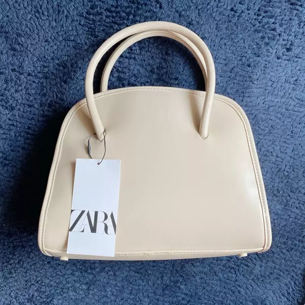 プチプラ小物で秋コーデ Zara の万能バッグ Gu のローファー 今週のmoreインフルエンサーズファッション人気ランキング ローリエプレス