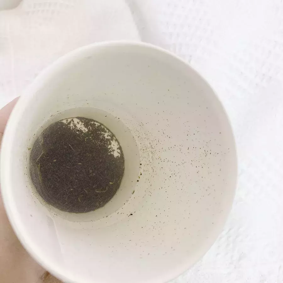 Leaf Tea Cup 手間ゼロ お湯を注ぐだけで美味しく飲める 日本初の茶葉入り紙コップ ローリエプレス
