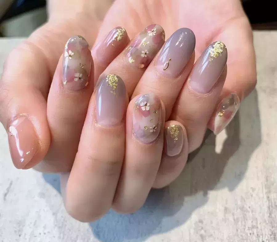 手元から美人度アップ 秋に可愛いネイル ローリエプレス