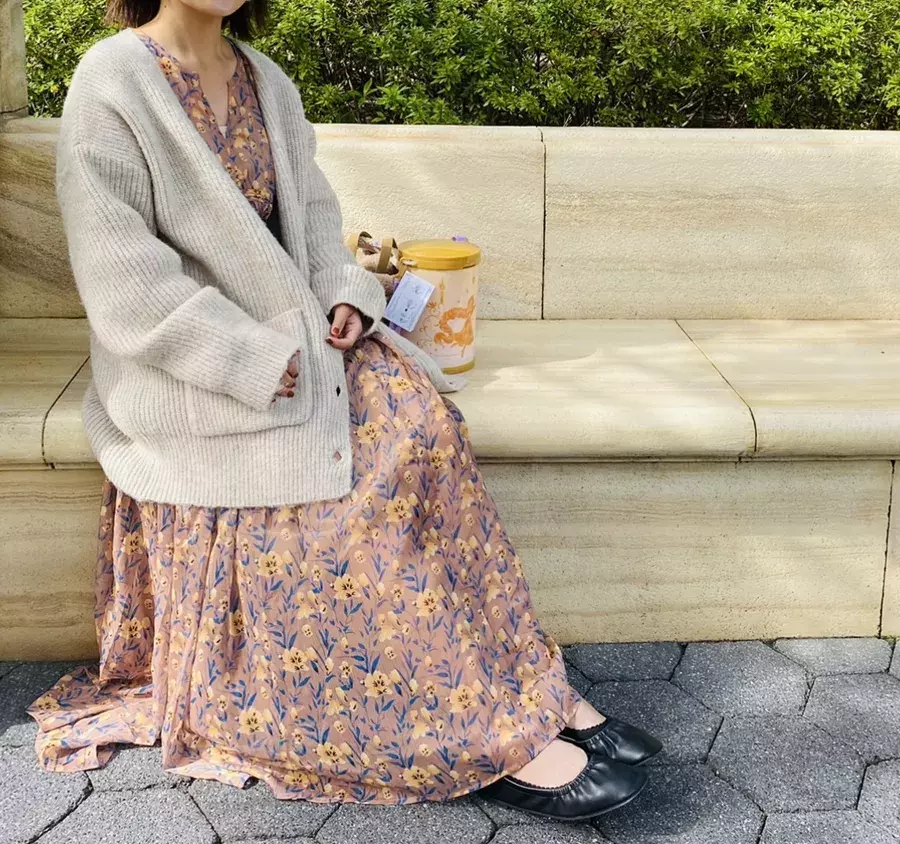 Mite 手触り最高 ワンピとの相性抜群 ルーズニットカーディガン が可愛すぎ ローリエプレス Mite 手触り最高 ワンピとの相性抜群 ルーズニットカーディガン が可愛すぎ ローリエプレス