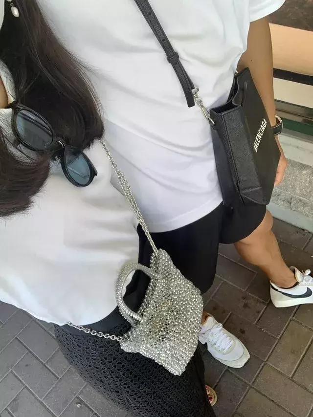 今話題 Anteprimaのバッグ を使った3コーディネート ローリエプレス