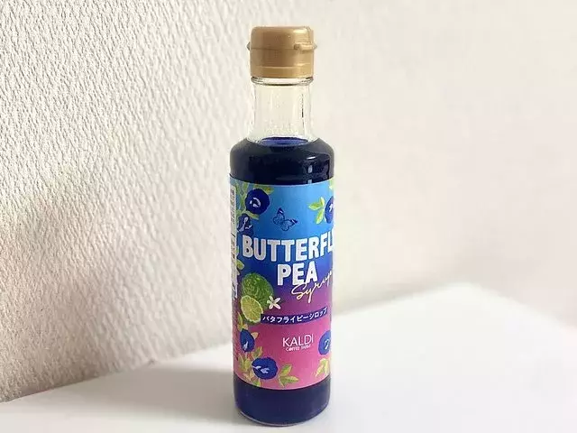 カルディ 噂の オリジナルバタフライピーシロップ で作るクリームソーダが美しすぎた ローリエプレス カルディ 噂の オリジナルバタフライピーシロップ で作るクリームソーダが美しすぎた ローリエプレス