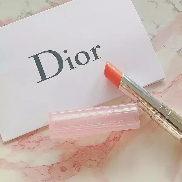 髪色とメイクを合わせて垢抜けfaceに 黒髪 明るめ髪さんに似合うリップカラーをご紹介 ローリエプレス 髪色とメイクを合わせて垢抜けfaceに 黒髪 明るめ髪さんに似合うリップカラーをご紹介 ローリエプレス