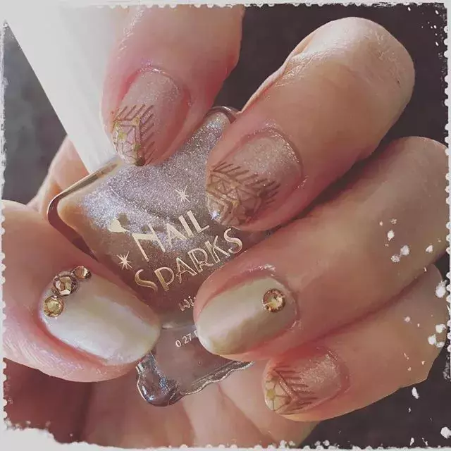 セルフネイルは100均アイテムで 話題のスタンピングネイルに挑戦 ローリエプレス