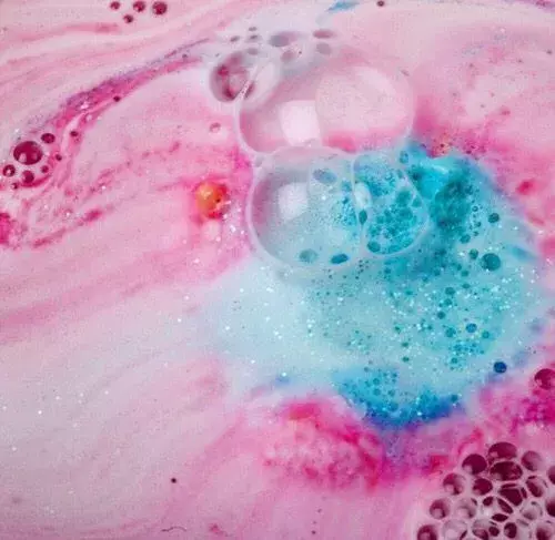 お風呂が楽しくなっちゃう 見た目も可愛いバスボムで癒されよう ローリエプレス お風呂が楽しくなっちゃう 見た目も可愛いバスボムで癒されよう ローリエプレス