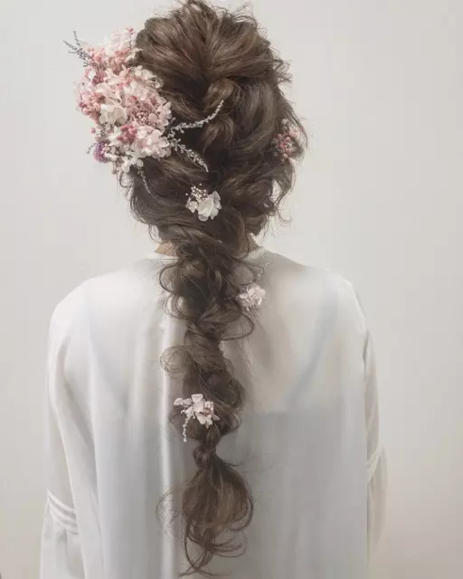 動画解説付き ガッツリ伸ばした スーパーロングヘア 思わず振り向くヘアアレンジ特集 ローリエプレス