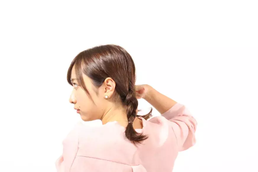 中途半端な長さのミディアムは なんちゃってボブ で乗り切って 簡単アレンジ術 ローリエプレス