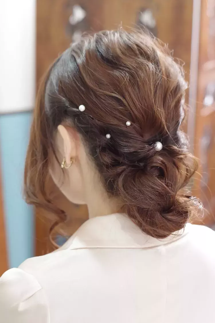 中途半端な長さのミディアムは なんちゃってボブ で乗り切って 簡単アレンジ術 ローリエプレス