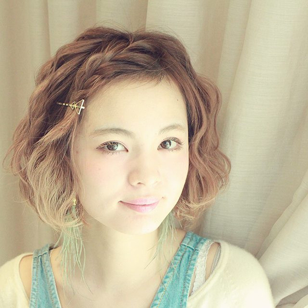 初心者さんおすすめ！伸ばしかけの長さ別前髪編み込みの作り方＆ヘアアレンジ♡ ローリエプレス