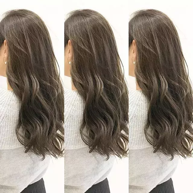 透明感のある暗髪ならグレージュ ナチュラルおしゃれなグレージュヘアカタログ ローリエプレス