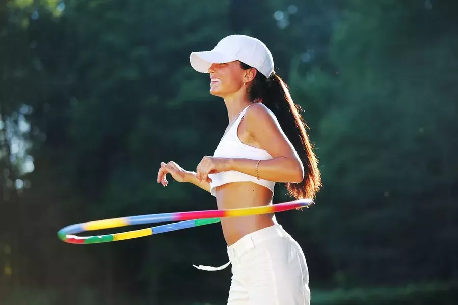 フラフープでくびれget フラフープダイエットが流行の兆しアリ ローリエプレス