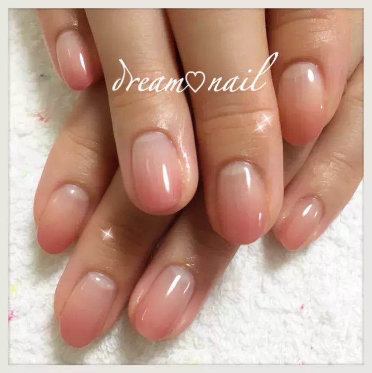 ホワイトデー デートの参考に 男性から好印象なネイル特集 ローリエプレス