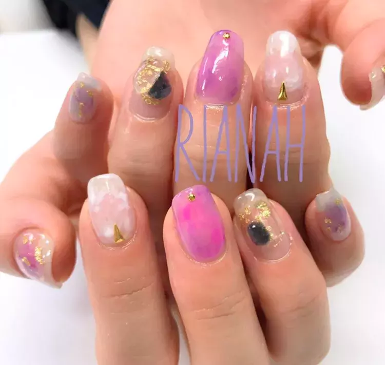 指先も旬な女性に 18年人気春ネイルが知りたい おすすめは ローリエプレス 指先も旬な女性に 18年人気春ネイルが知りたい おすすめは ローリエプレス