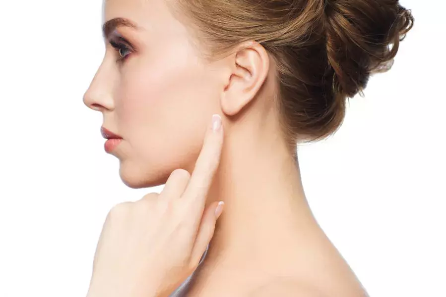 ふっくら見えるのは輪郭のせい 小顔エクササイズでシャープなお顔に ローリエプレス ふっくら見えるのは輪郭のせい 小顔エクササイズでシャープなお顔に ローリエプレス