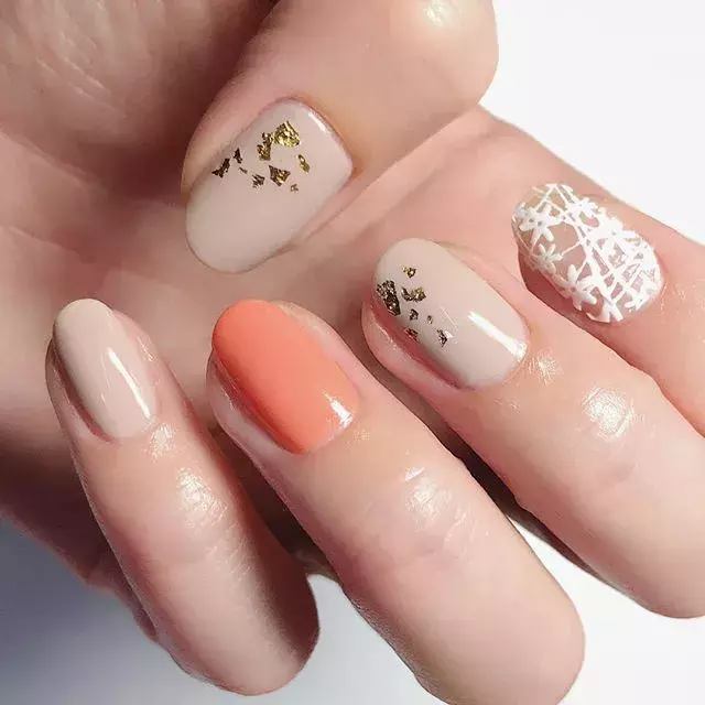 大人女子の定番 春にぴったり ベージュネイルデザイン7選 ローリエプレス