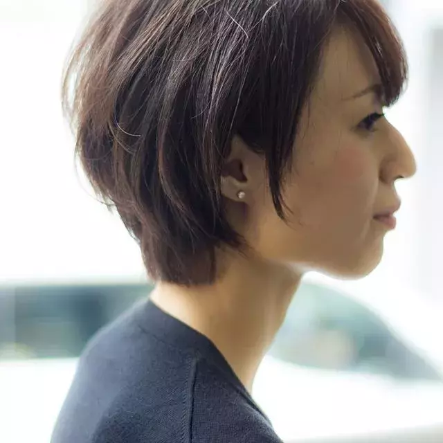 大人女子必見 ボリュームアップするヘアスタイル スタイリング方法を教えます ローリエプレス