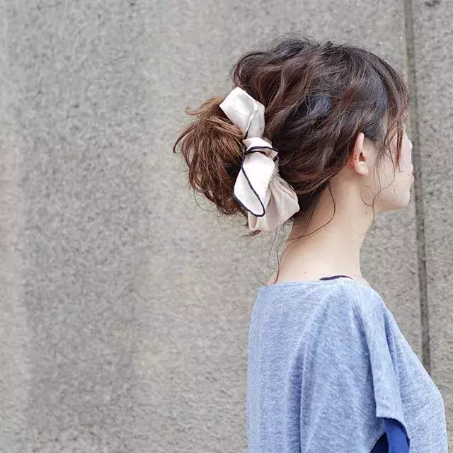 巻くだけでこなれ感を出せる スカーフを使ったヘアアレンジ特集 ローリエプレス