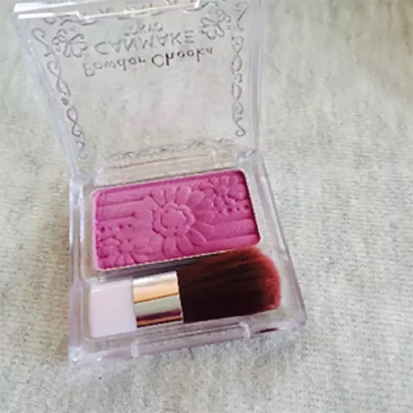 メイク慣れしていなくても使いやすい キャンメイクの新色チークを試してみた ローリエプレス