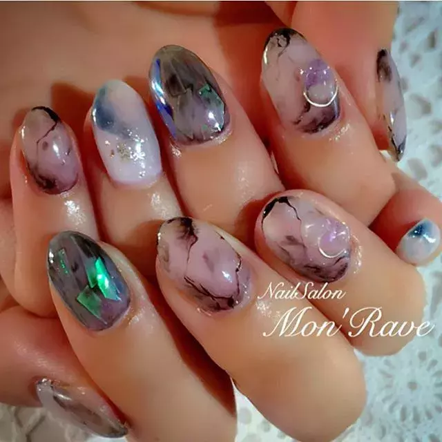 可愛い に飽きたあなたへ ちょこっとクールなネイルデザインがアツイ ローリエプレス 可愛い に飽きたあなたへ ちょこっとクールなネイルデザインがアツイ ローリエプレス