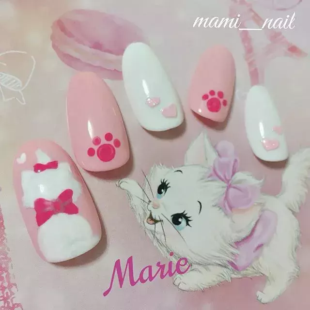 デートはtdlへ ネイルも合わせてディズニーキャラクターで可愛く ローリエプレス