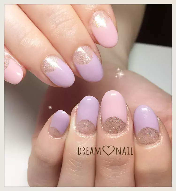 爪長効果も期待できる 逆フレンチネイルのおすすめデザイン10選 ローリエプレス 爪長効果も期待できる 逆フレンチネイルのおすすめデザイン10選 ローリエプレス