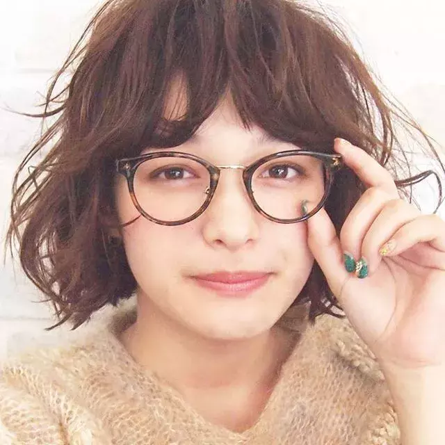 可愛さ割り増し メガネ女子に似合うヘアアレンジ ローリエプレス 可愛さ割り増し メガネ女子に似合うヘアアレンジ ローリエプレス