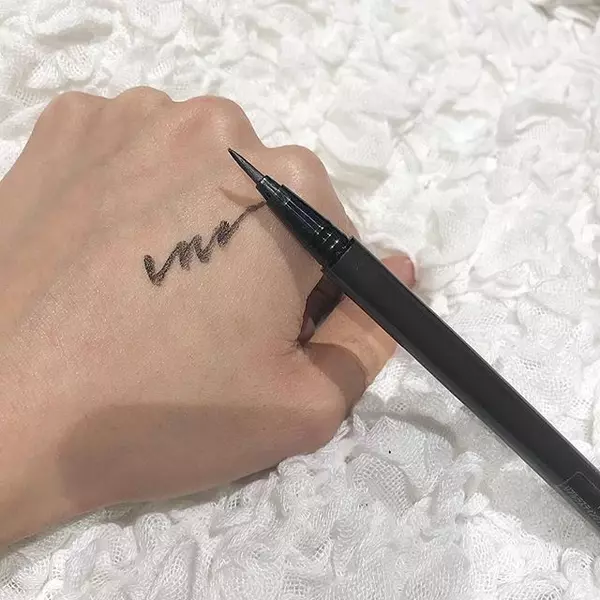 30代と同じではだめ 40代からのメイクは ライン を意識 ローリエプレス