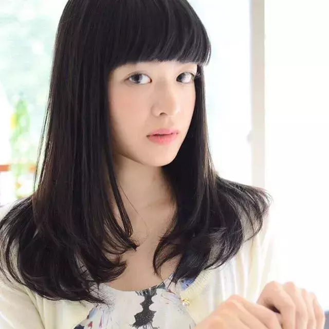 今トレンドの上品かわいい暗髪カラー 長さ別まとめ ローリエプレス