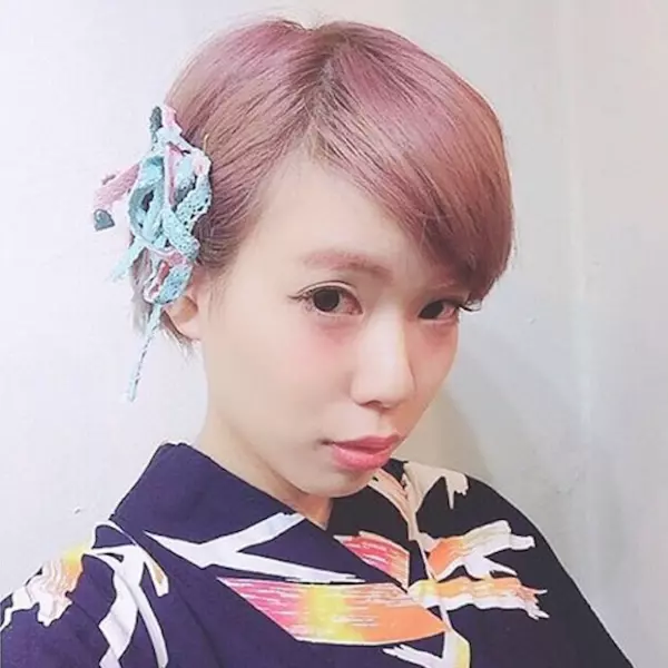 友達と一緒ならこれ おしゃれ見えする個性派浴衣ヘアアレンジ7選 ローリエプレス