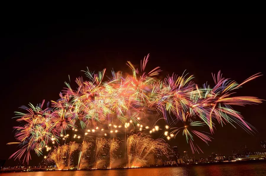夏の思い出は花火 盛大な花火が見られる花火大会4選 関西編 ローリエプレス